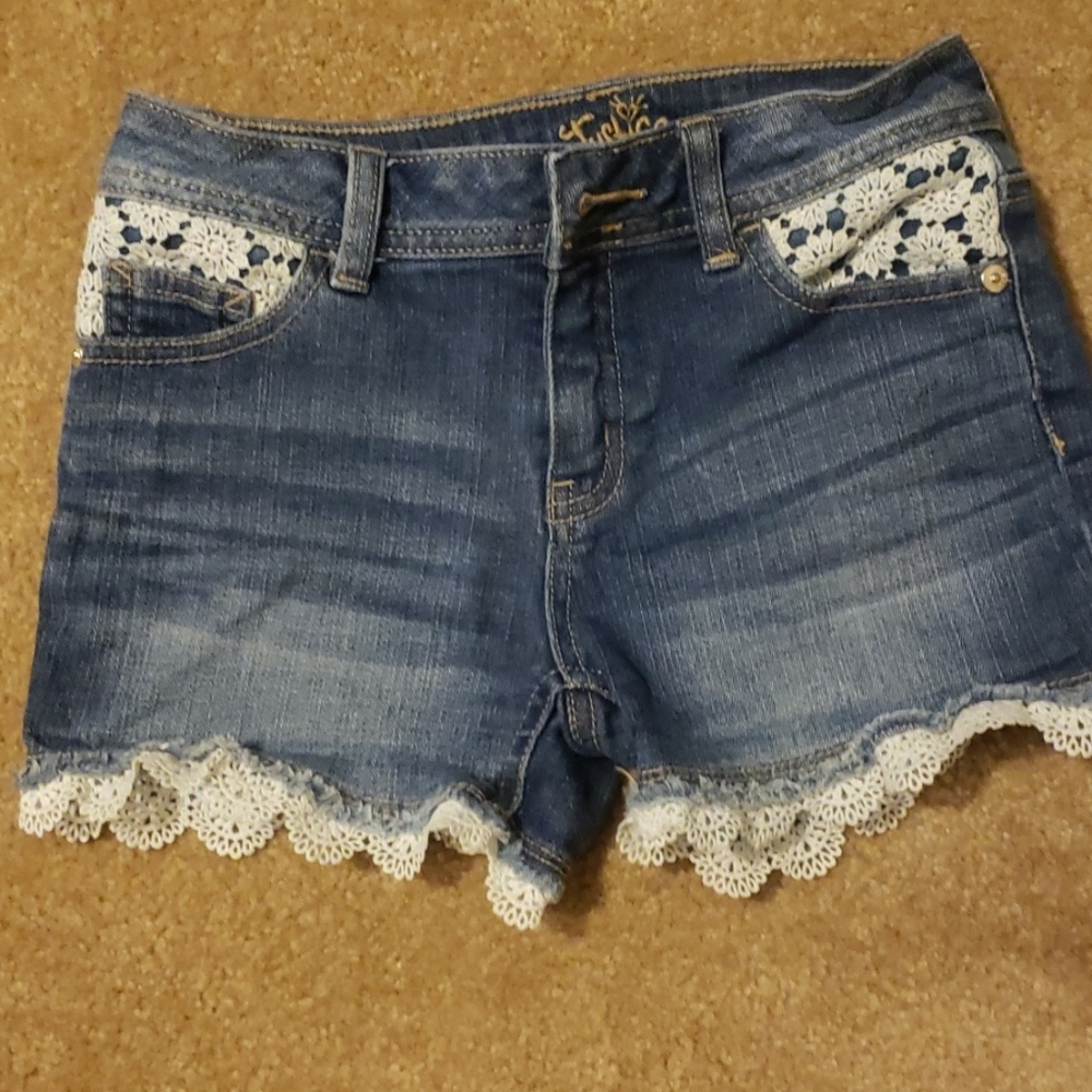 Girls lace shorts